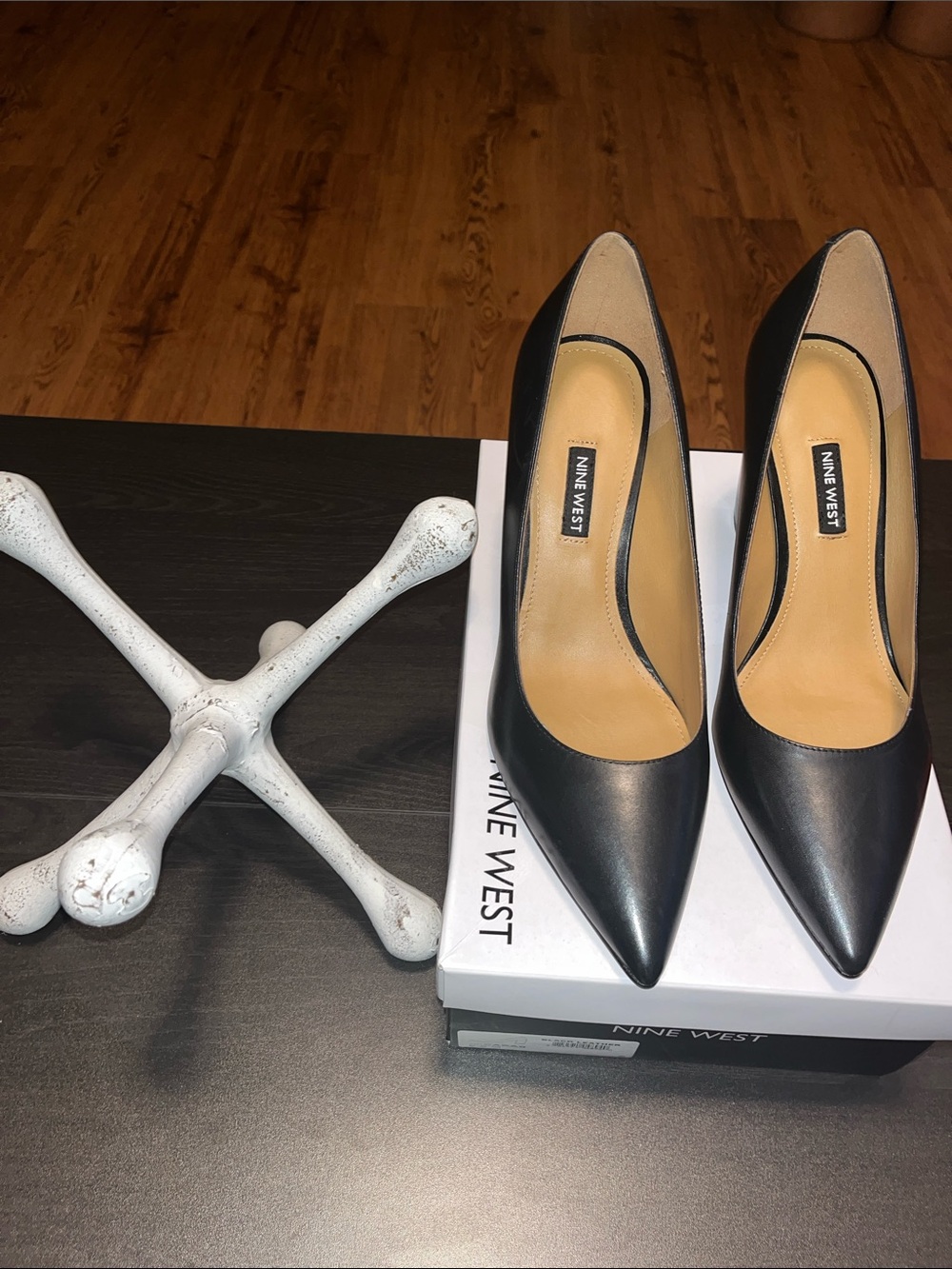 Nine West Black Leather Pointed Toe Pumps